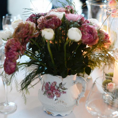 bouquets de fleurs pour un bapteme - location vaisselle vintage